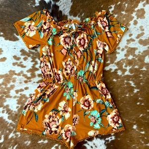 Super cute jumper! Cute w/ flips or boots! XS